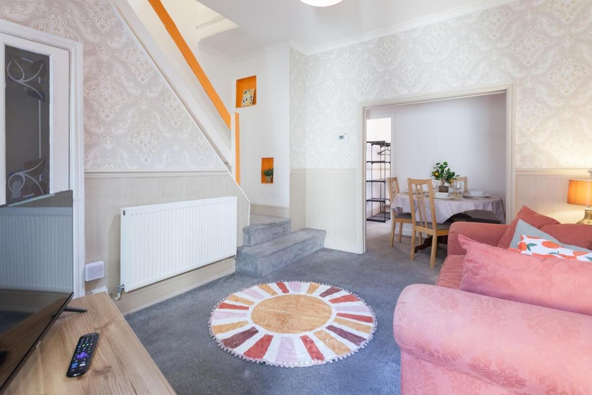 The Oxton Club, Games And Pool Table Holiday home